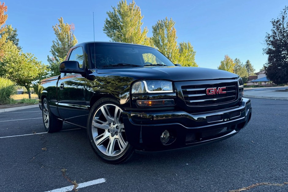 2007 GMC Sierra sold at auction for $16,000