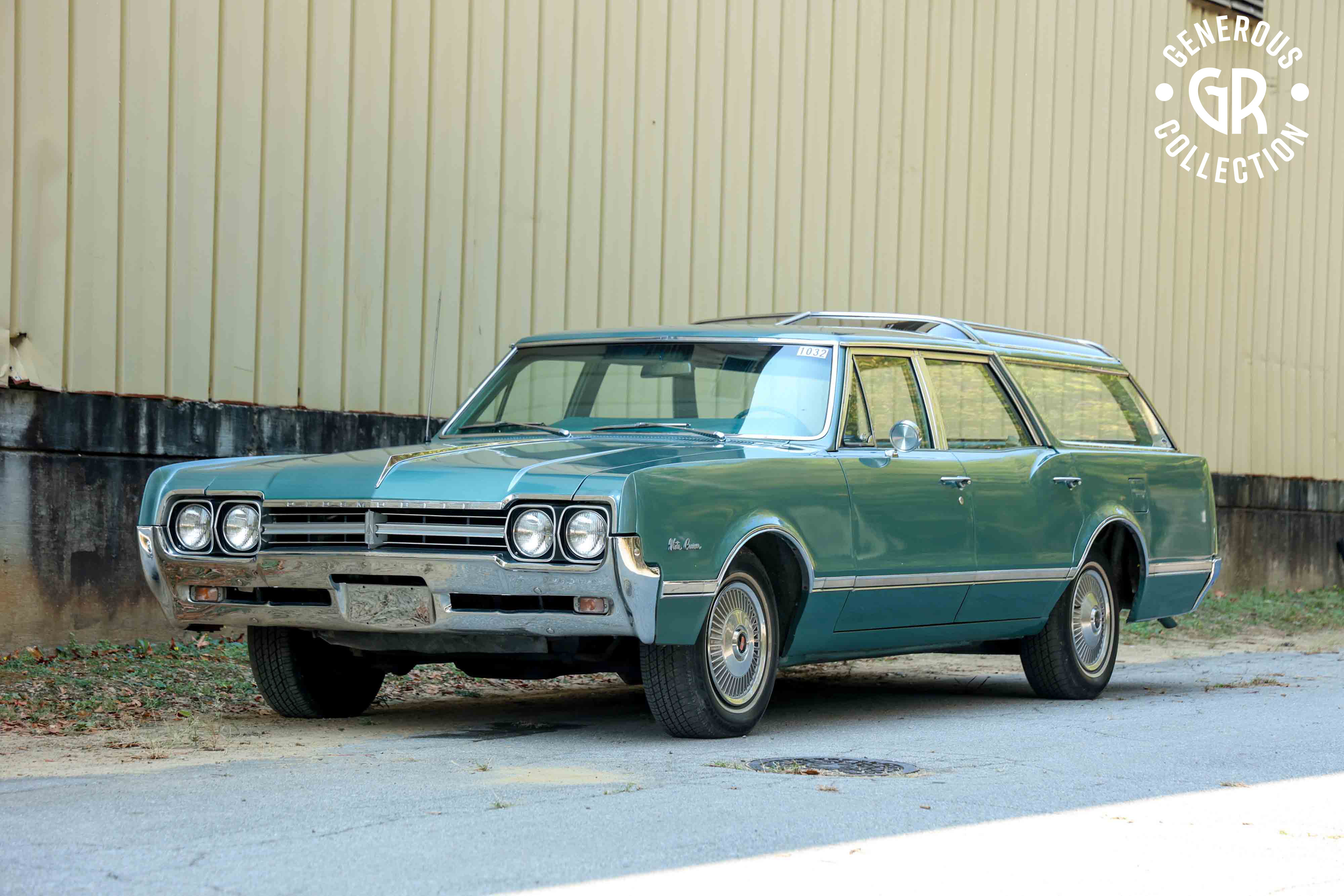 1966 Oldsmobile Vista Cruiser sold at auction for $15,276