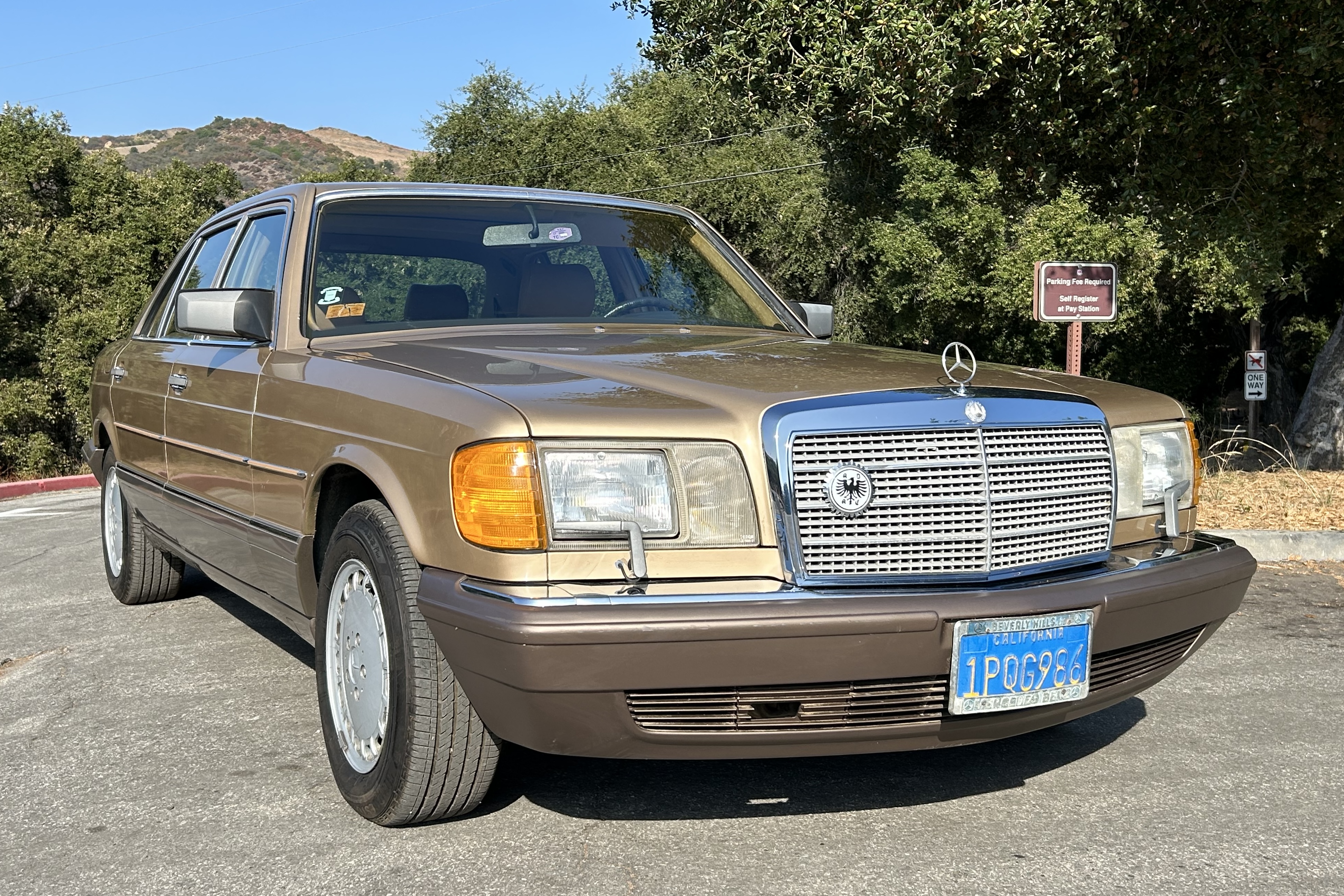 1986 Mercedes-Benz 420 sold at auction for $3,355