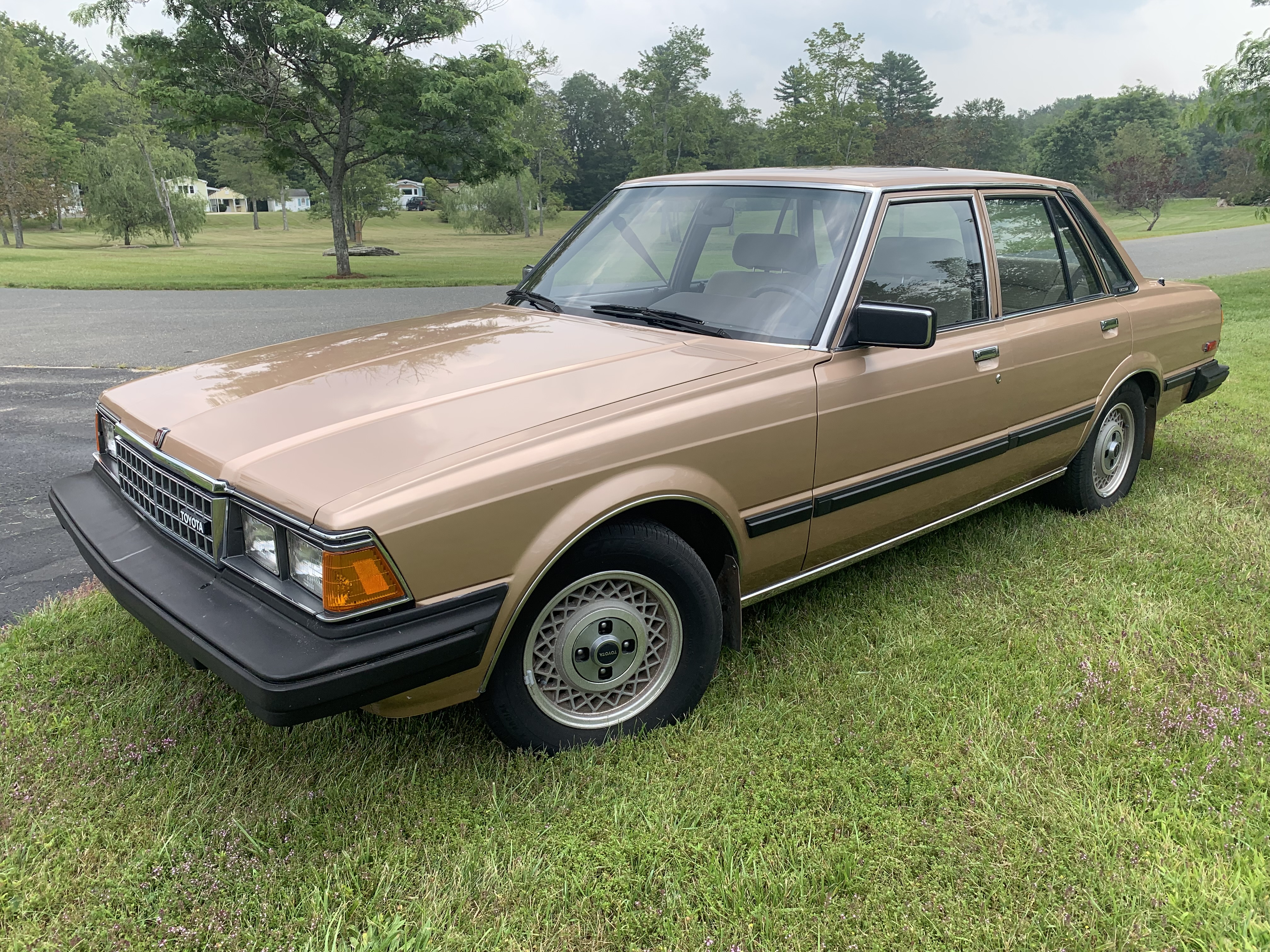 1983 Toyota Cressida sold at auction for $7,451