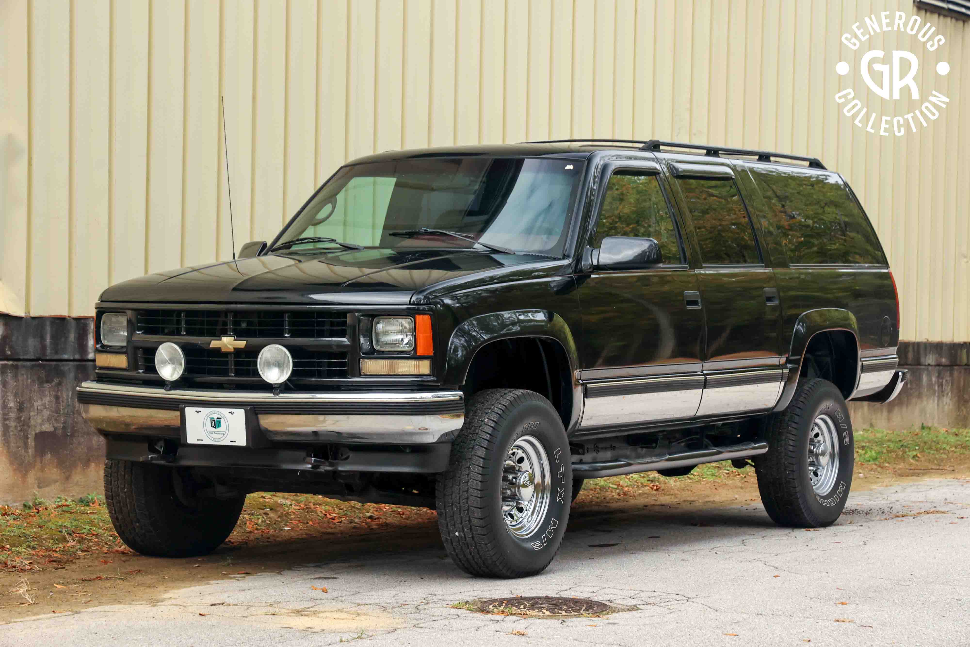 1995 Chevrolet Suburban sold at auction for $9,750