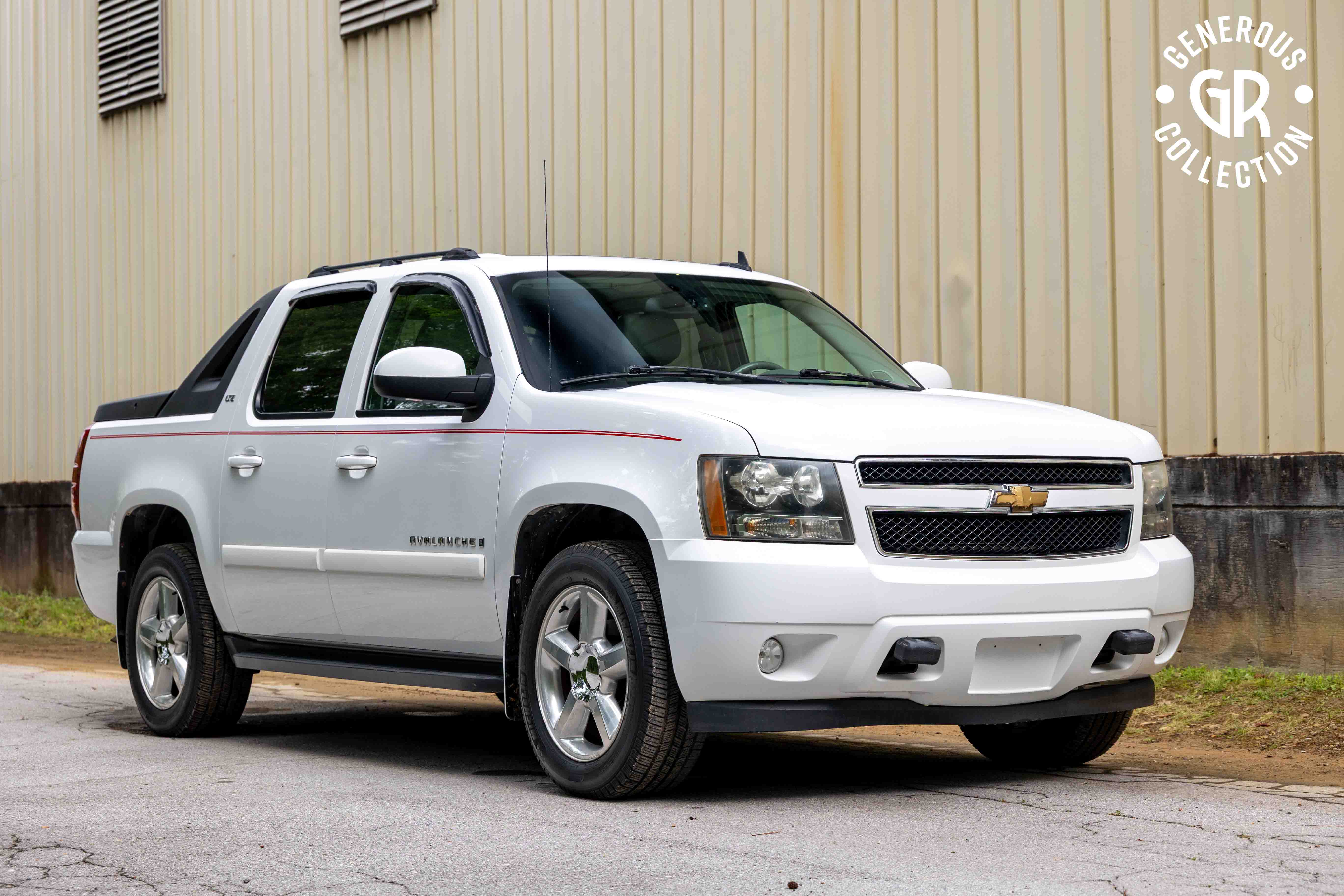 2007 Chevrolet Avalanche sold at auction for $9,000