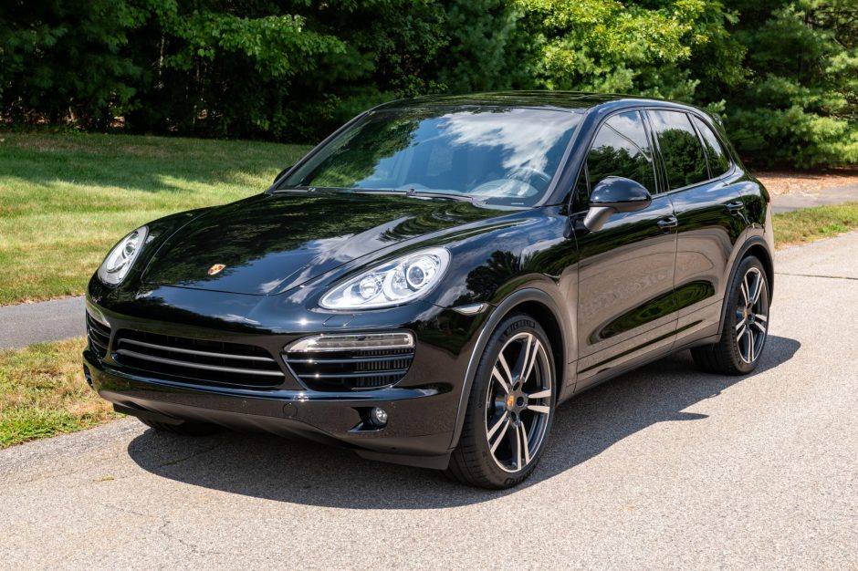 2014 Porsche Cayenne sold at auction for $67,000
