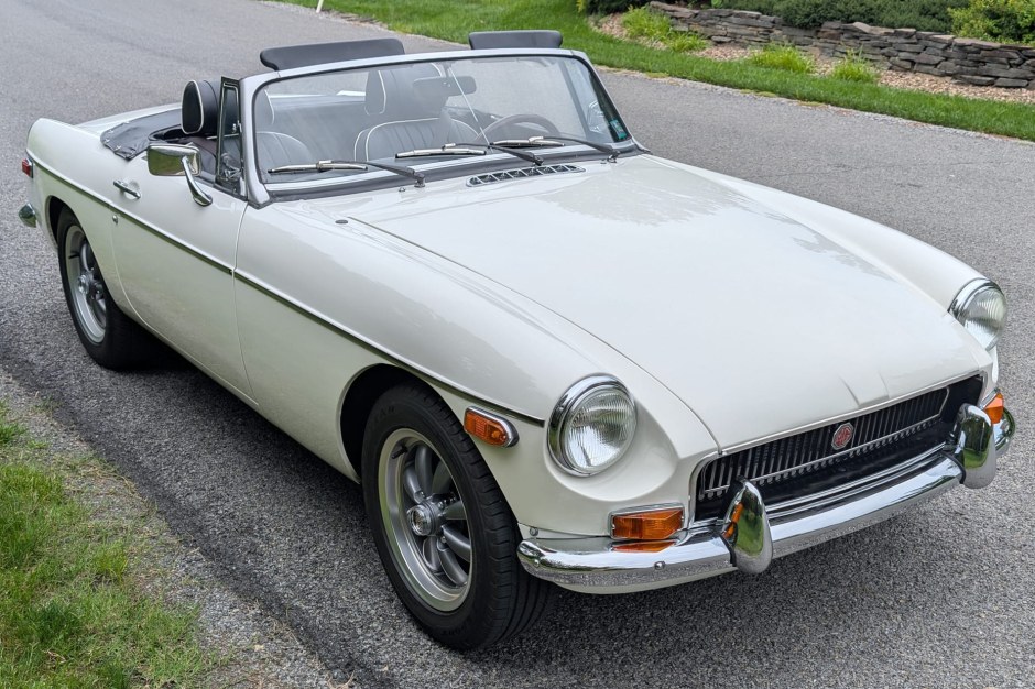1972 MG MGB sold at auction for $12,250
