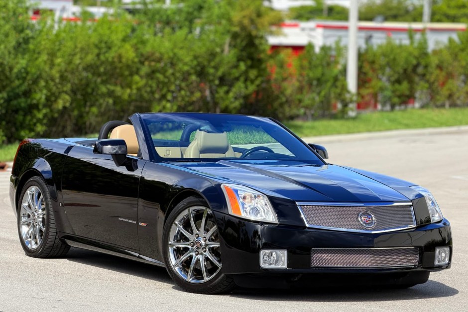 2008 Cadillac XLR sold at auction for $55,000