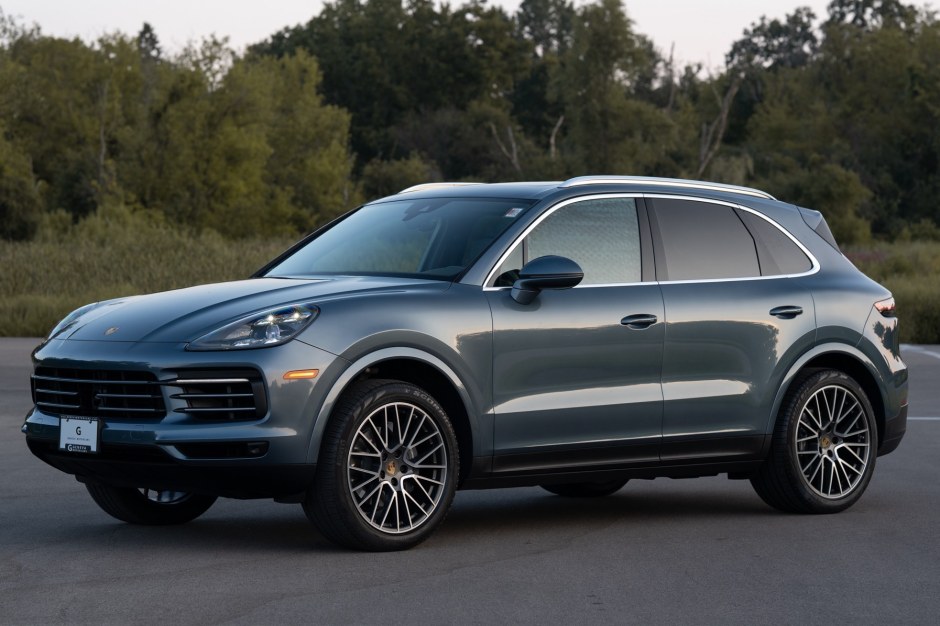 2019 Porsche Cayenne sold at auction for $40,950