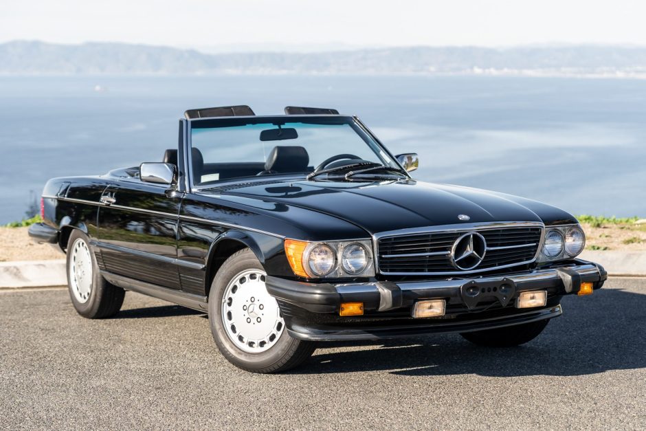 1987 Mercedes-Benz 560 sold at auction for $35,250