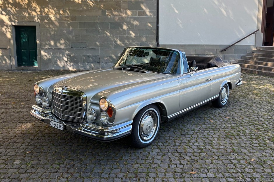 1971 Mercedes-Benz W111 Coupe & Cabriolet sold at auction for $298,000