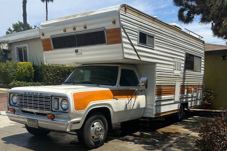 1977 Dodge D Series sold at auction for $6,700