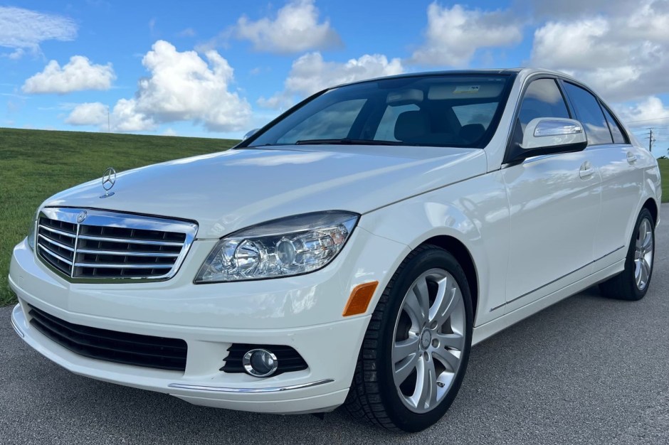2009 Mercedes-Benz C-Class sold at auction for $8,750