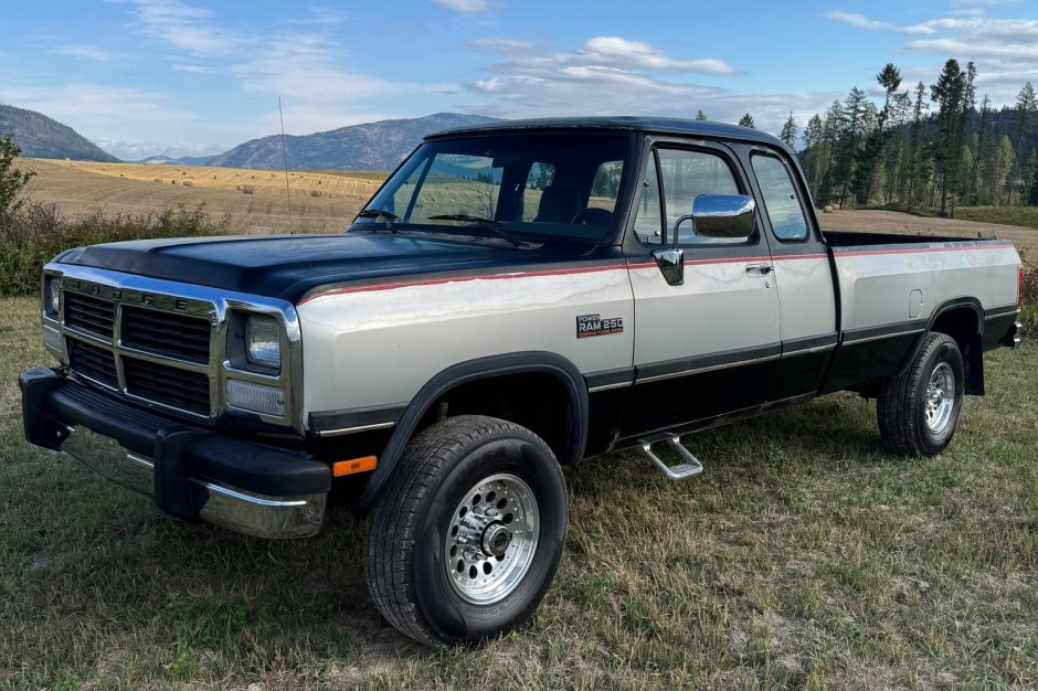 1992 Dodge Ram sold at auction for $22,000