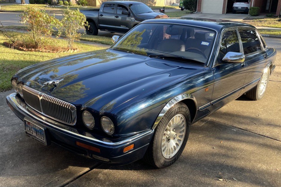1996 Jaguar Vanden Plas sold at auction for $7,610