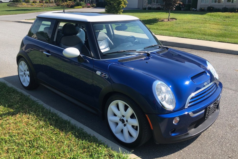 2004 Mini Cooper sold at auction for $12,000