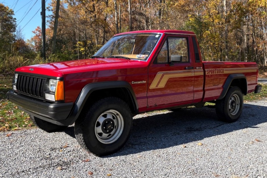 1988 Jeep Comanche sold at auction for $11,500