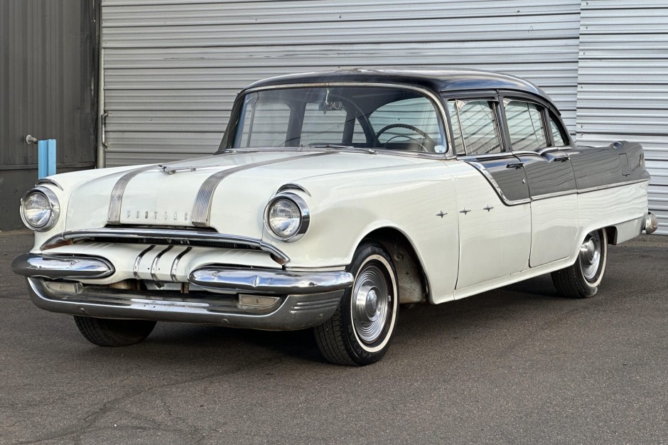 1955 Pontiac Star Chief sold at auction for $5,700