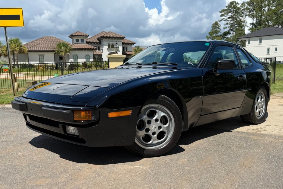 1987 Porsche 944 sold at auction for $20,000