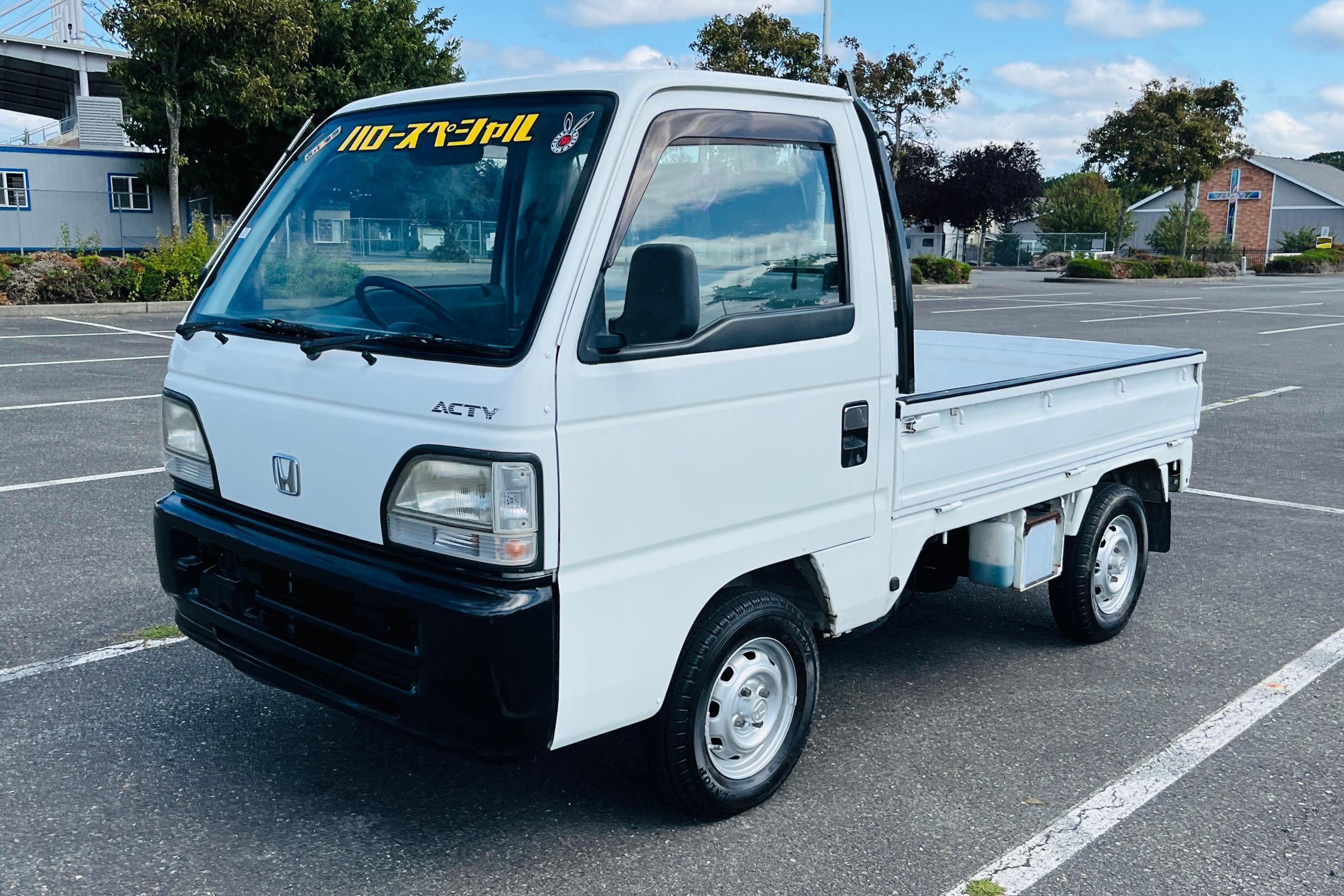 1998 Honda Acty sold at auction for $5,322