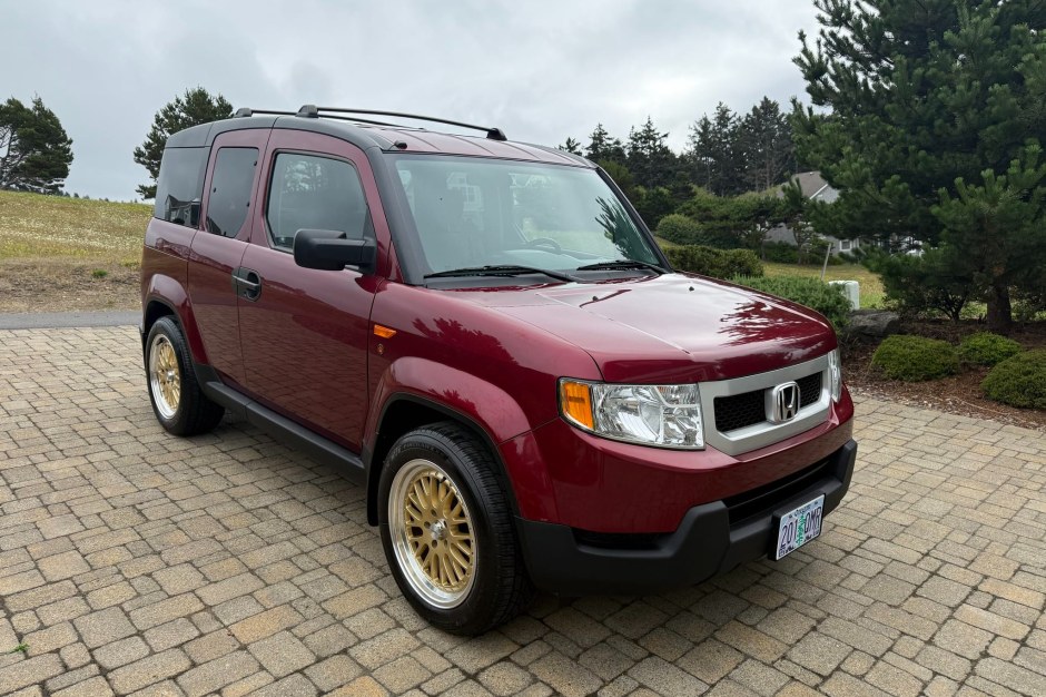 2011 Honda Element sold at auction for $21,250