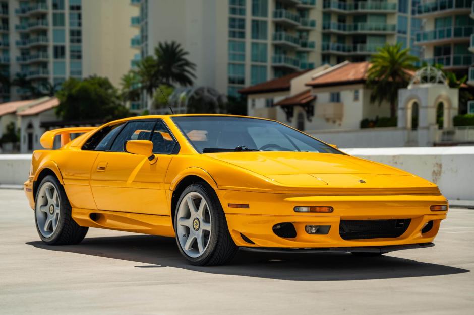 2001 Lotus Esprit sold at auction for $87,000