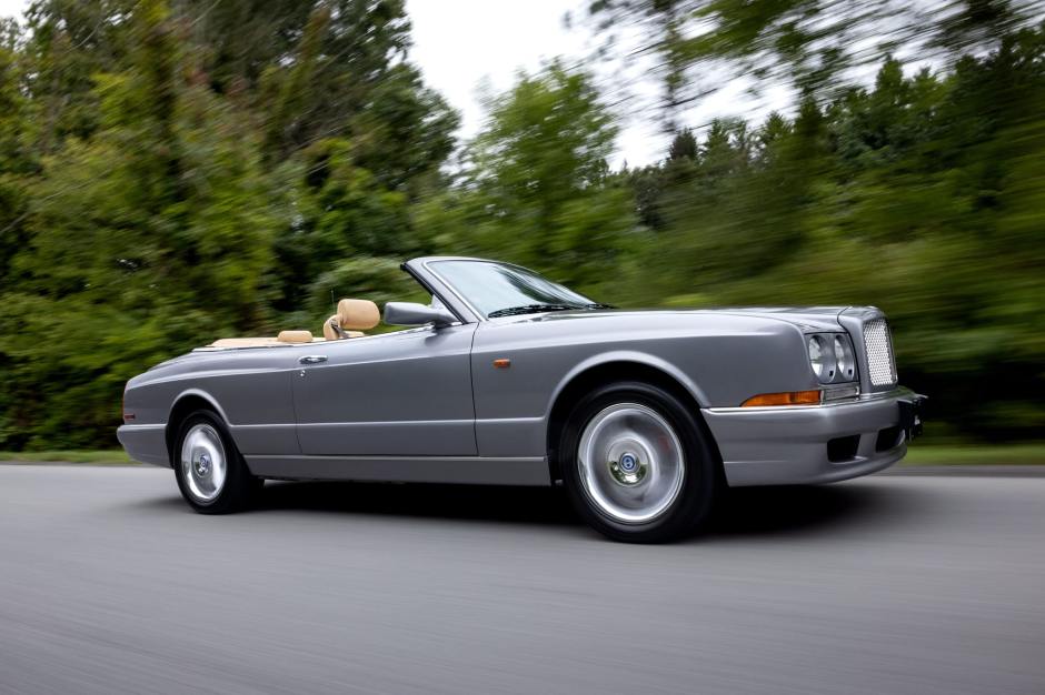 2002 Bentley Azure sold at auction for $75,500