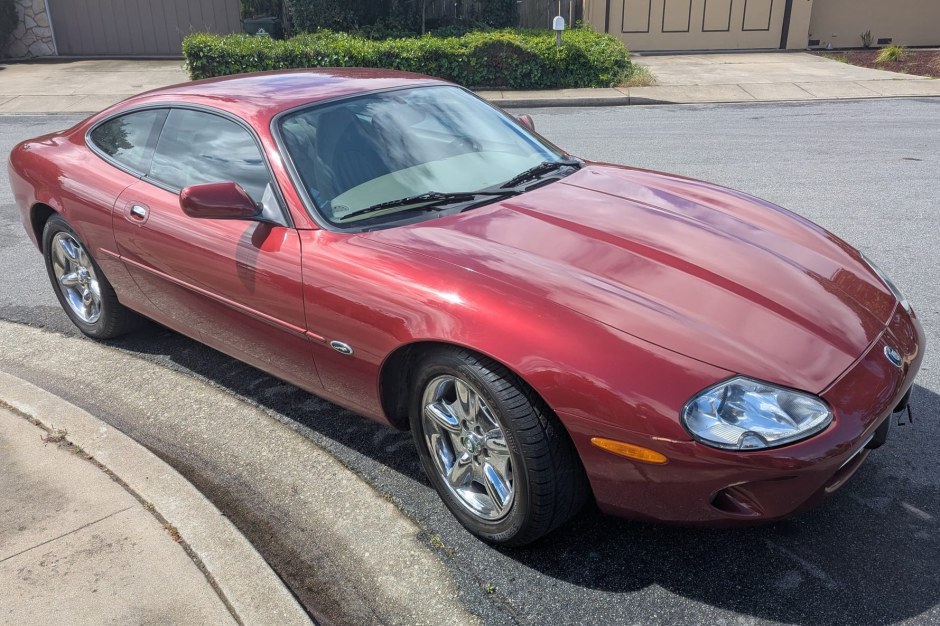1998 Jaguar XK8 sold at auction for $4,800