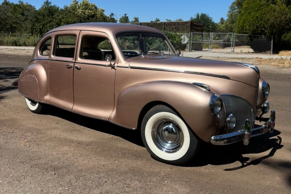 1941 Lincoln Zephyr sold at auction for $8,300