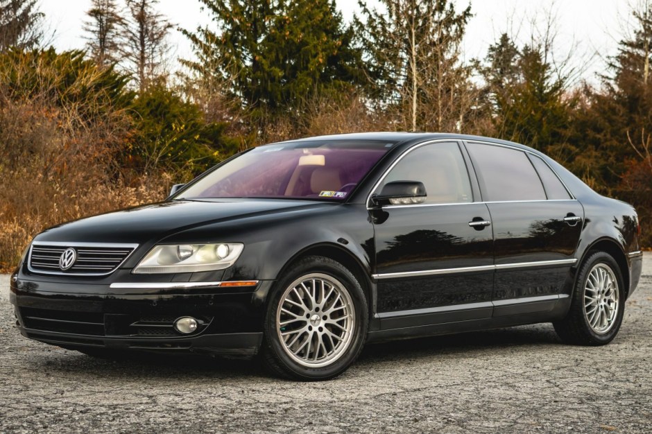 2004 Volkswagen Phaeton sold at auction for $9,700
