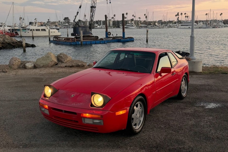 1989 Porsche 944 sold at auction for $15,250