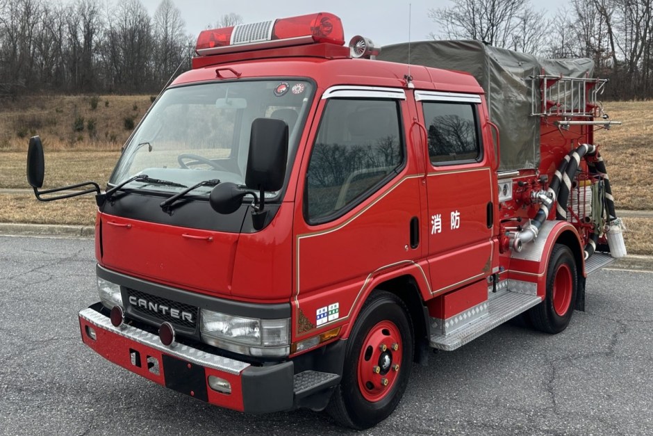 1999 Mitsubishi Canter sold at auction for $15,000