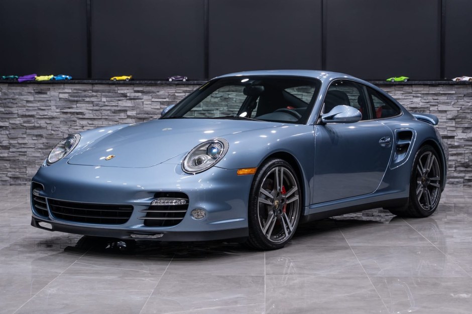 2011 Porsche 997 sold at auction for $320,000