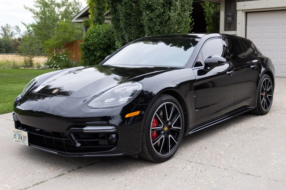 2018 Porsche Panamera sold at auction for $66,500