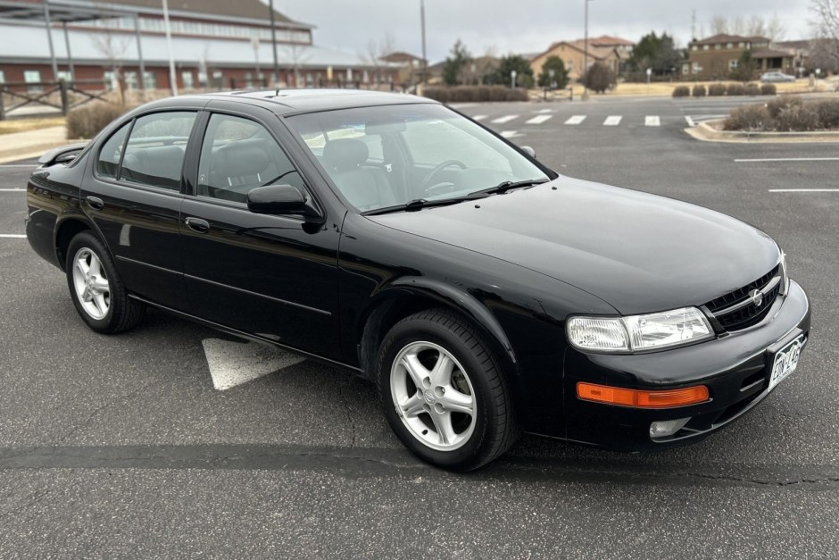1999 Nissan Maxima sold at auction for $9,000