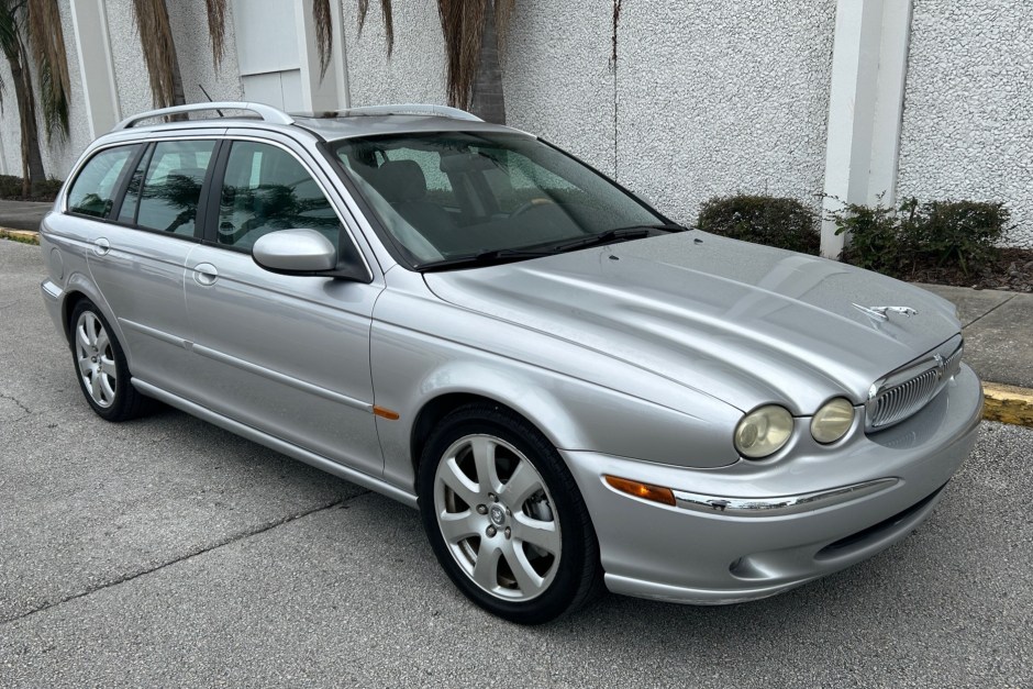 2005 Jaguar X-Type sold at auction for $5,901