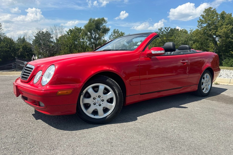 2000 Mercedes-Benz CLK-Class sold at auction for $7,800