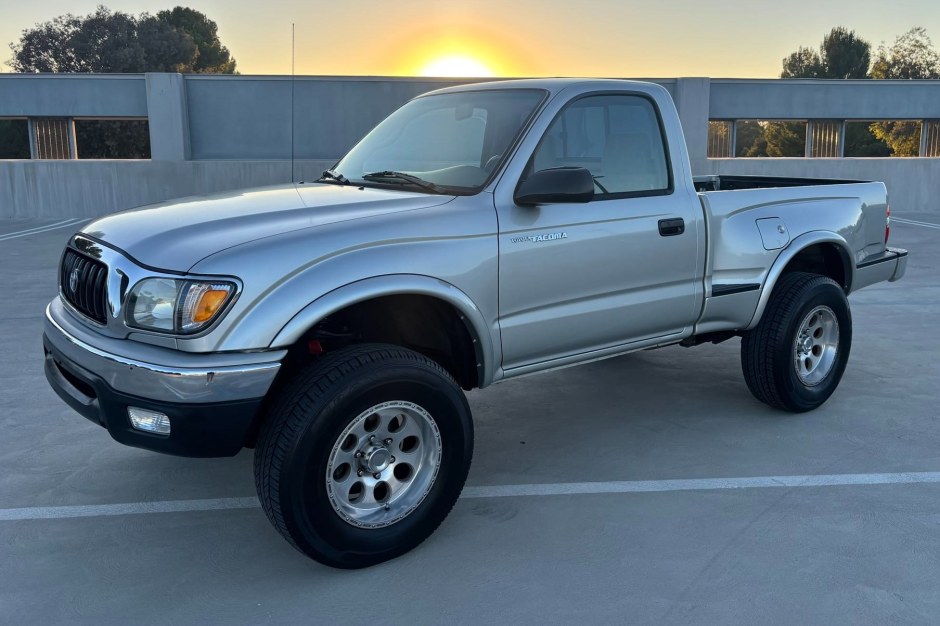 2003 Toyota Tacoma sold at auction for $11,500