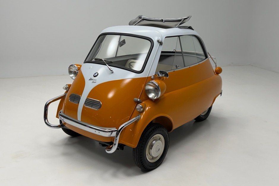 1958 BMW Isetta sold at auction for $42,250