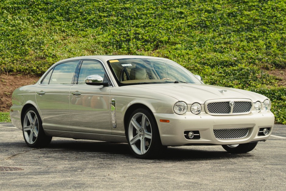 2009 Jaguar XJ sold at auction for $20,250