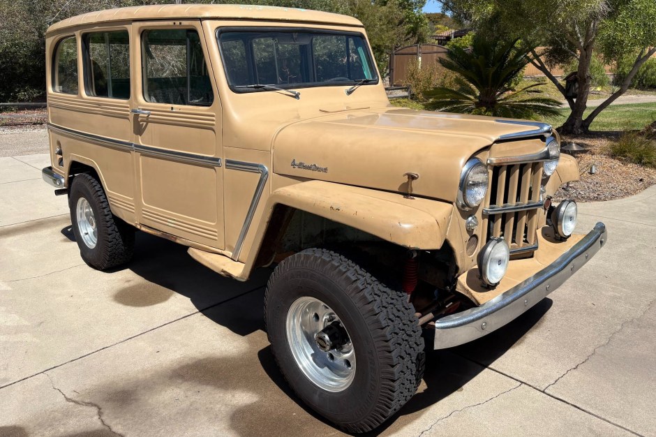 1962 Willys Wagon sold at auction for $14,000