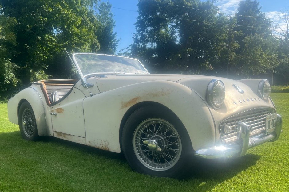 1960 Triumph TR3 sold at auction for $5,500
