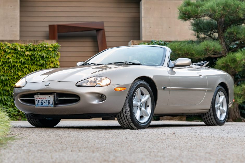 1997 Jaguar XK8 sold at auction for $10,301