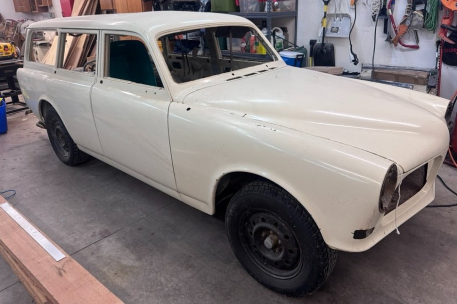1968 Volvo Amazon sold at auction for $1,000