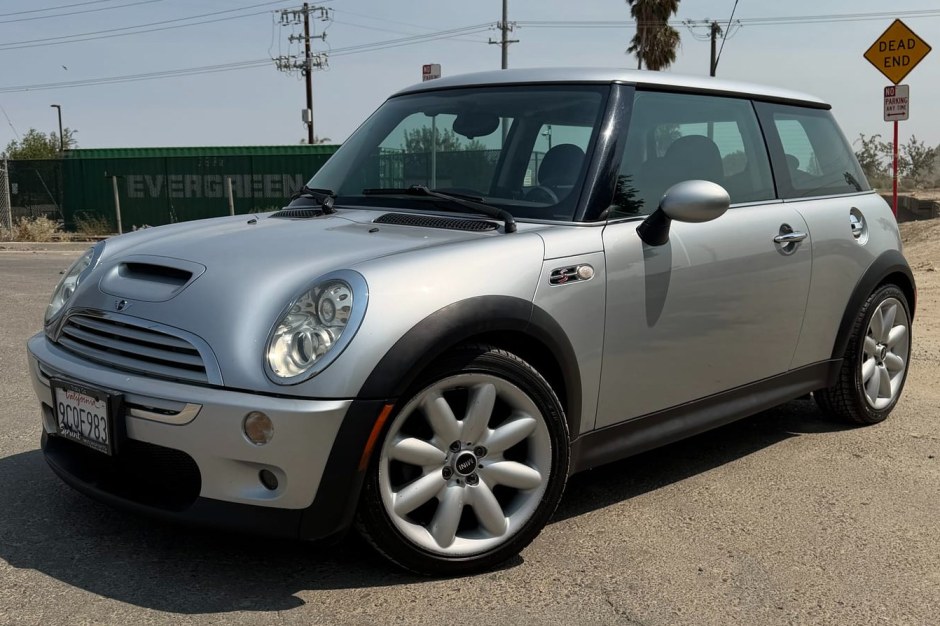 2005 Mini Cooper sold at auction for $4,000
