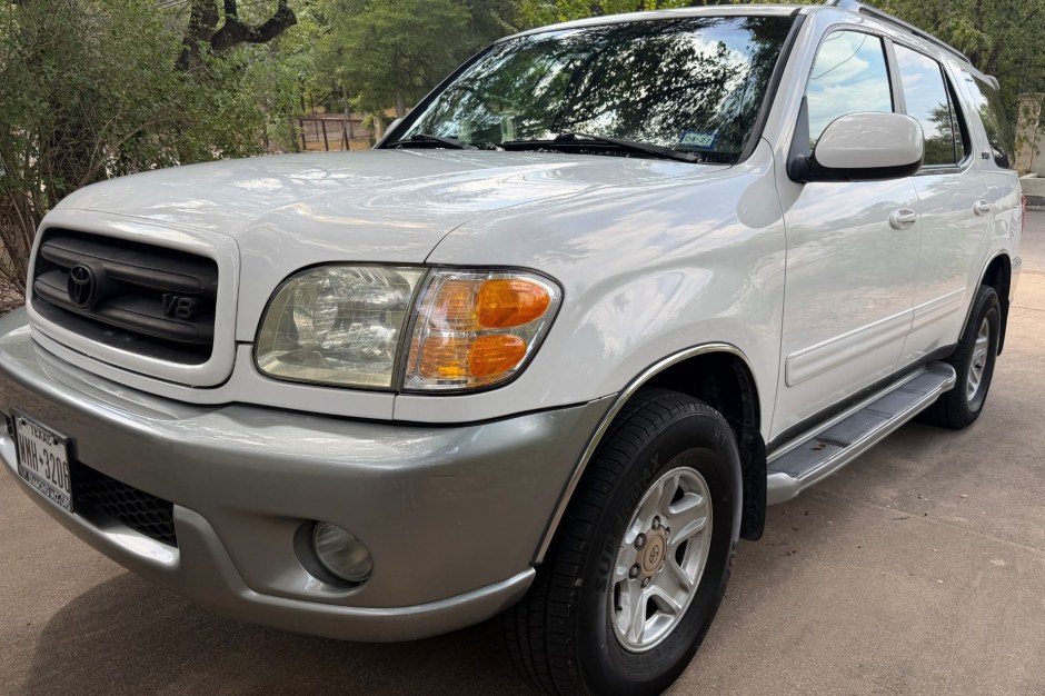 2002 Toyota Sequoia sold at auction for $8,850