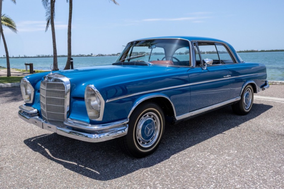 1965 Mercedes-Benz W112 sold at auction for $47,250