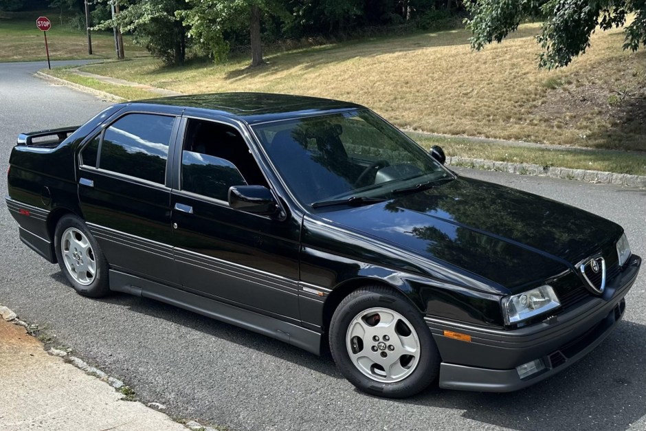 1995 Alfa Romeo 164 sold at auction for $9,999