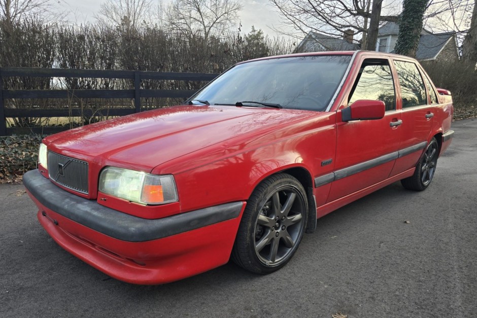 1997 Volvo 850 sold at auction for $9,969