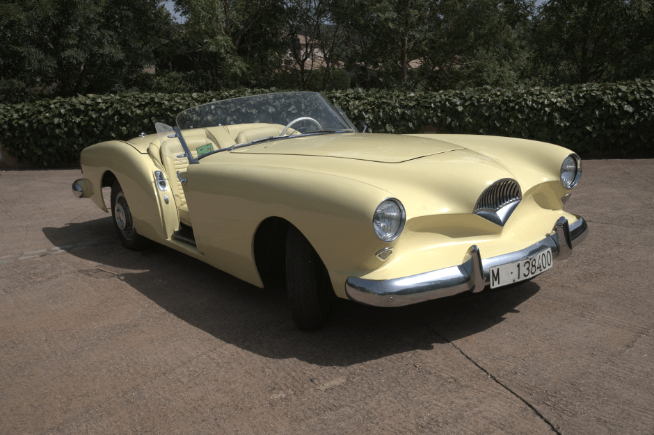 1954 Kaiser Darrin sold at auction for $45,000