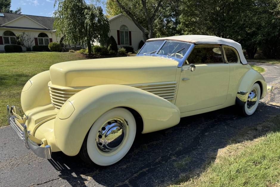 1936 Cord 810/812 sold at auction for $85,810