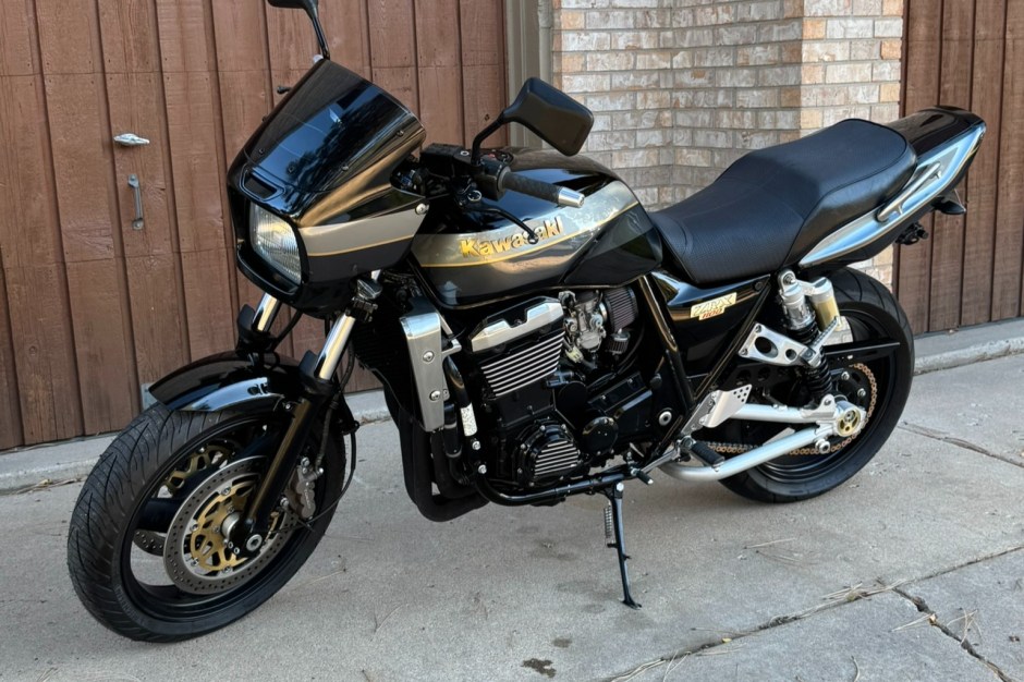 2000 Kawasaki ZRX sold at auction for $4,800