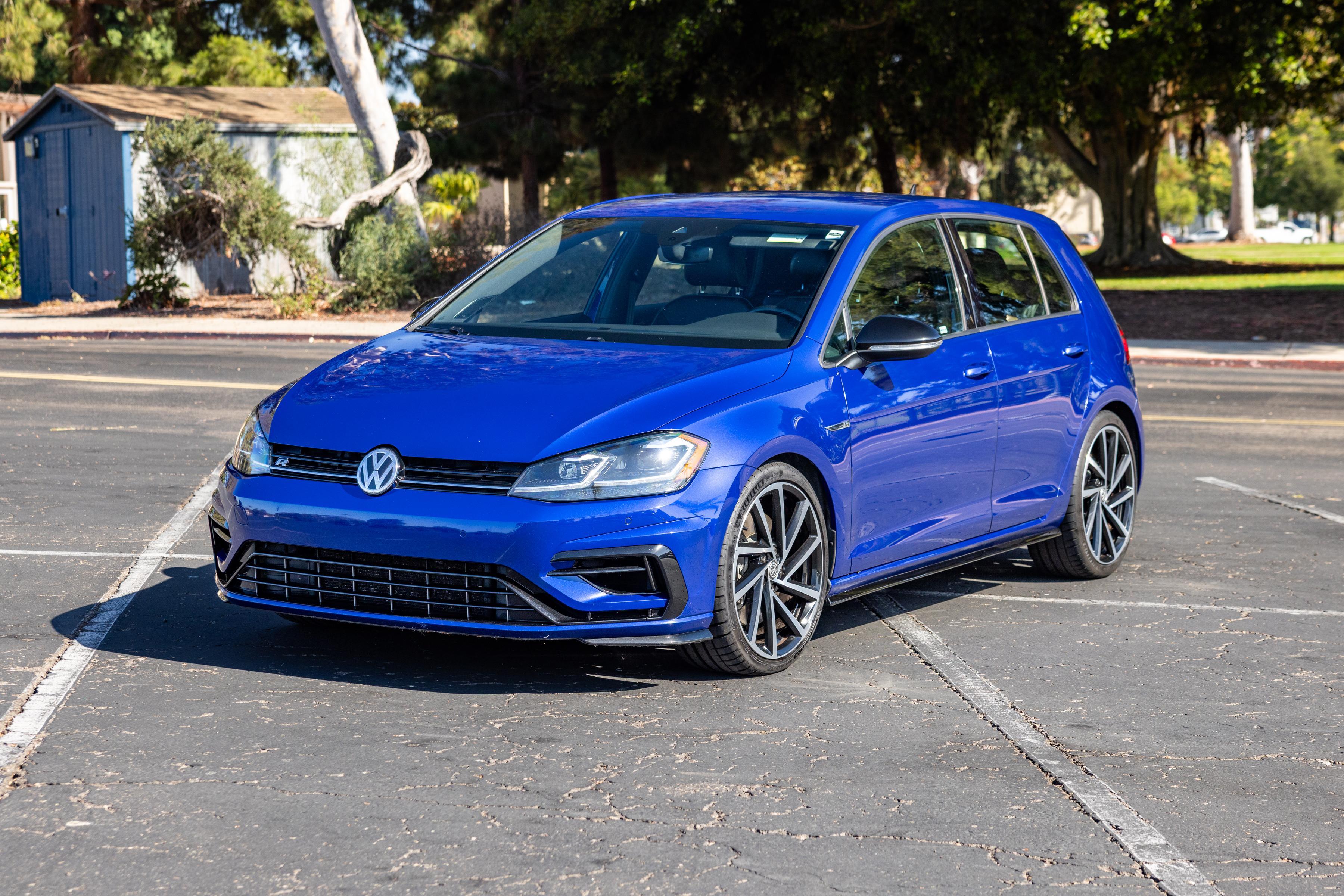 2018 Volkswagen Golf sold at auction for $22,350